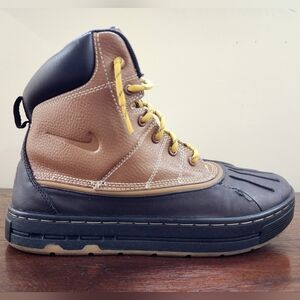 Nike Woodside ACG Light British Tan Boots 7Y